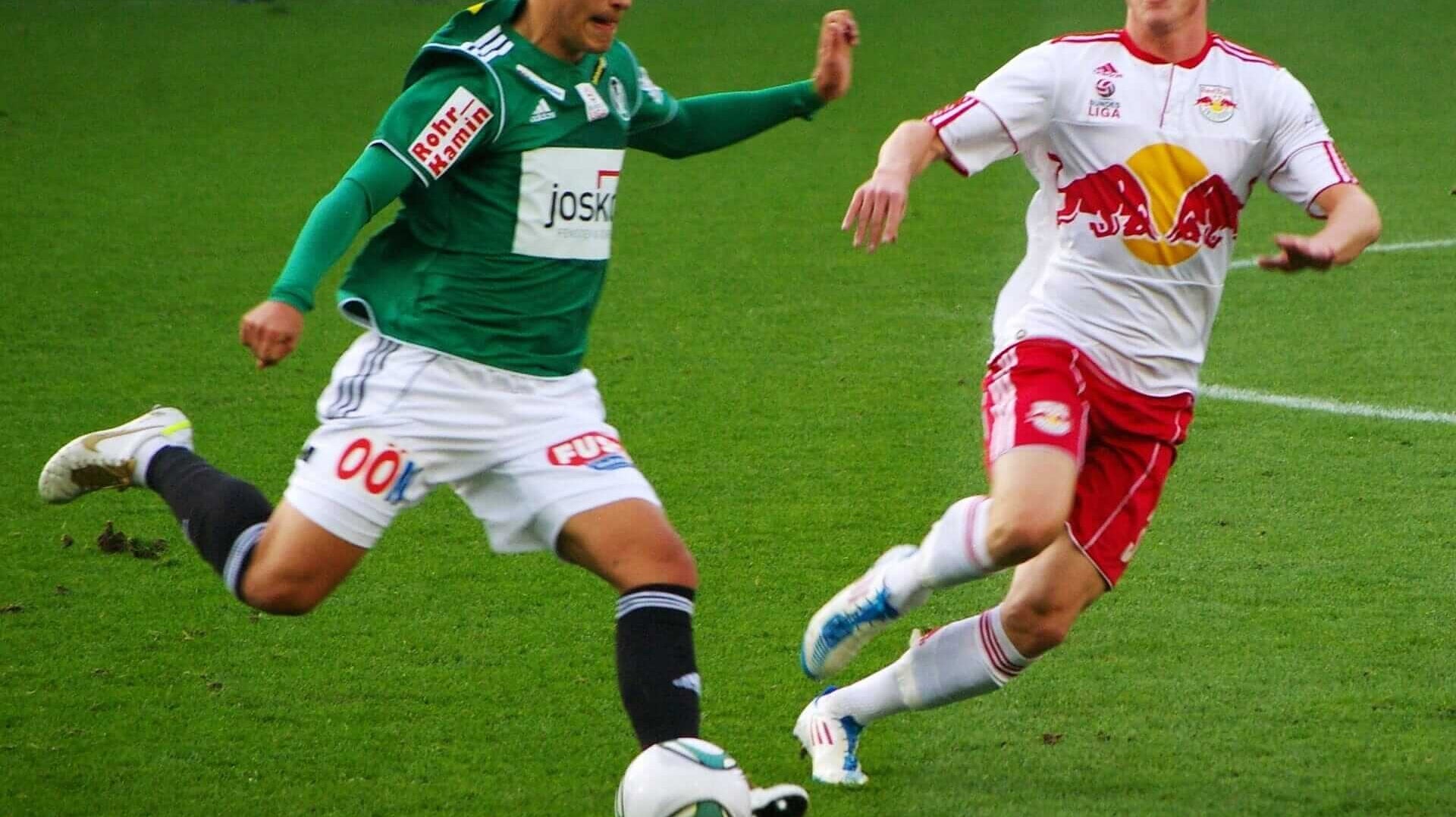 center forward vs striker in soccer