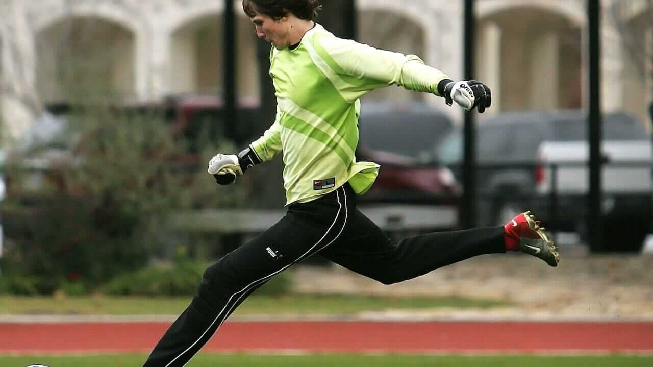 what is a goal kick in soccer