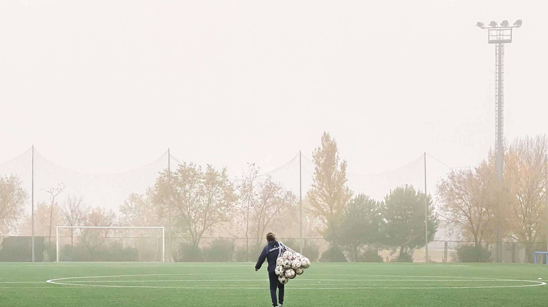 How to Kick a Soccer Ball - Power vs Finesse