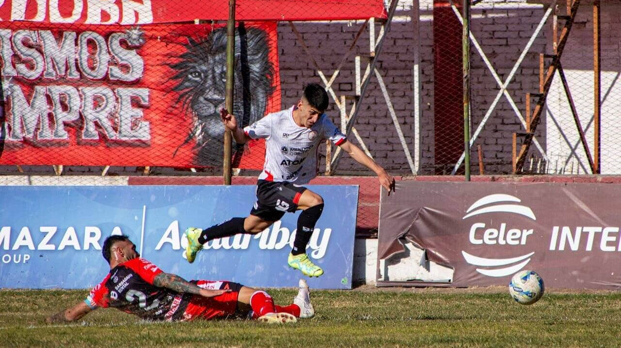 Slide Tackles in Youth Soccer - Everything to Know | Photo by Franco Monsalvo