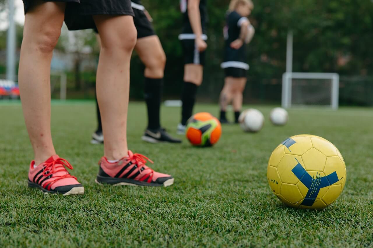 10 Simple Soccer Footwork Drills