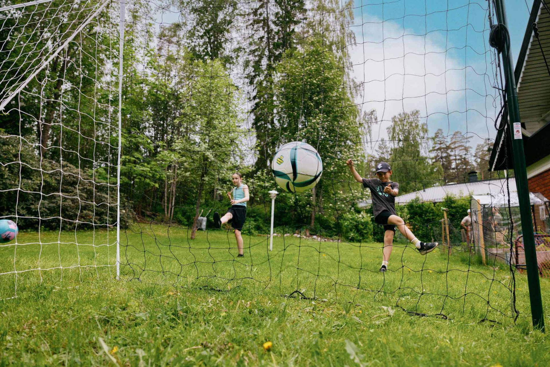 7 Types of Kicks in Soccer to Expand Your Skills β Open Goaaal USA